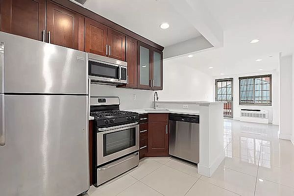 1st image of 207 W 115th St APT 23
