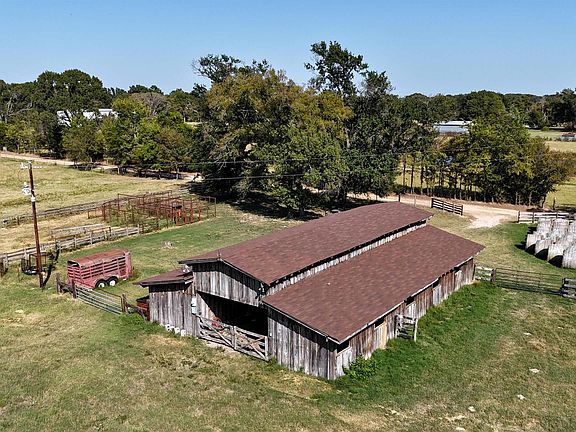 5th image of 861 County Road 3800