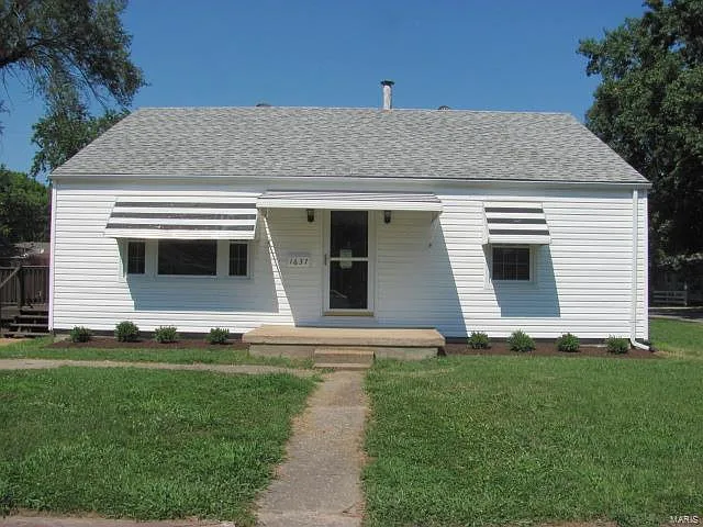 1637 Sycamore St photo 1