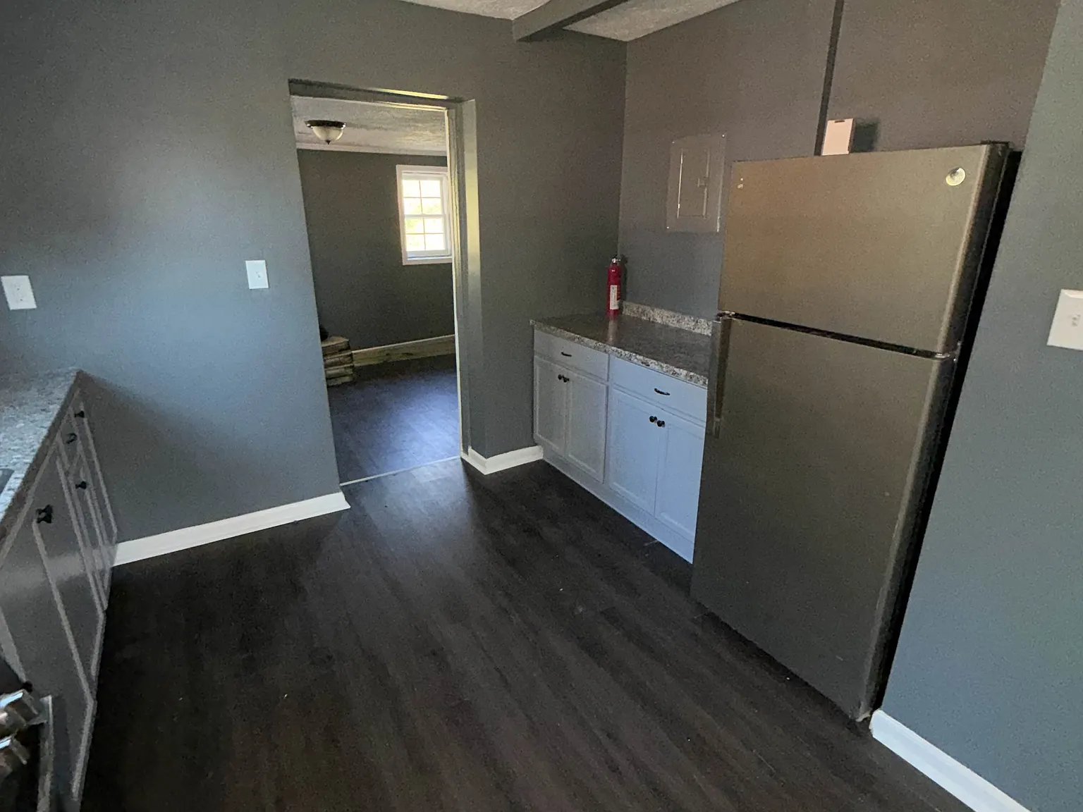 3 bed, 1300 sqft, $1,325 — Photo 4