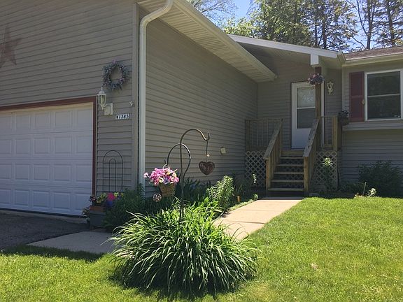 2nd image of W1385 Oakwood Dr