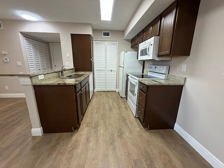 2226 Arbour Walk Cir #1913 — Photo 6