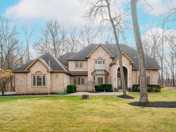 7415 Forest Oak Dr, McHenry, IL 60050