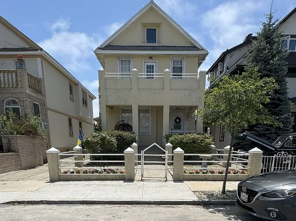 3820 Cypress Ave, Brooklyn, NY 11224