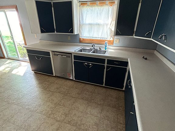 L shaped kitchen