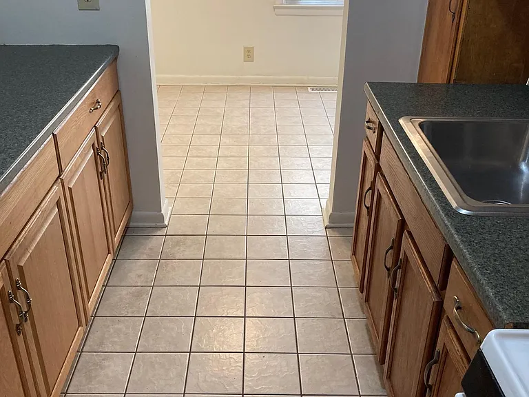 2095 Warrensville Center Rd #C8 — Photo 11