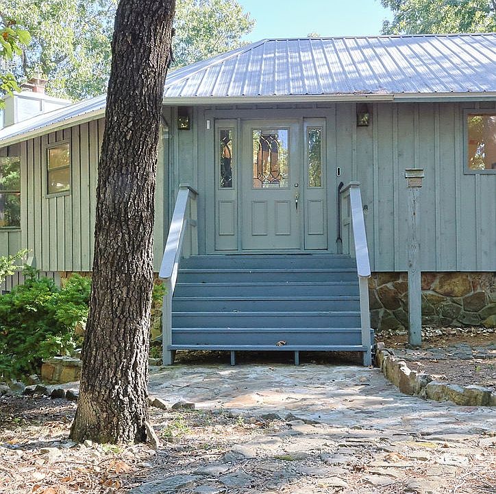 1st image of 321 Hummingbird Ln