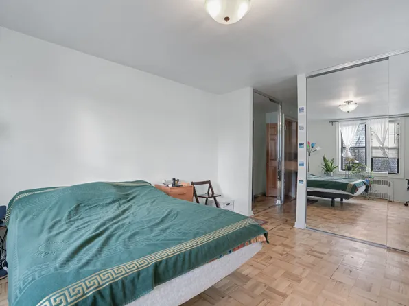 1075 Sheepshead Bay Road image 16 of 32