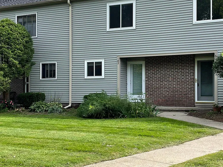 182 Locust Hill Rd — Photo 19