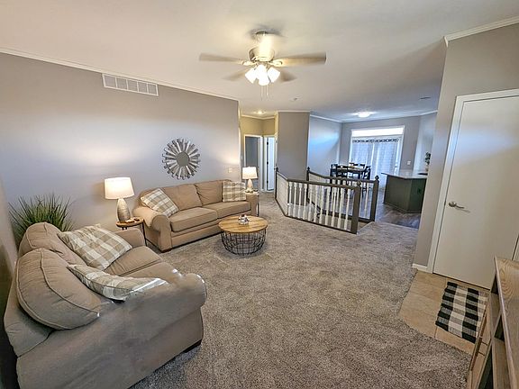 4th image of 2227 Pheasant Ln