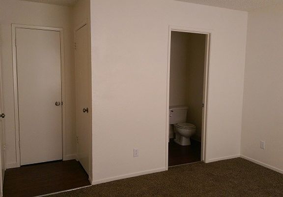 2nd image of 552 S Chestnut Ave APT 206