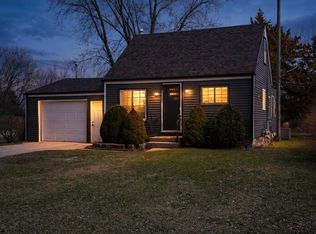 8415 Ravere St, Machesney Park, IL 61115