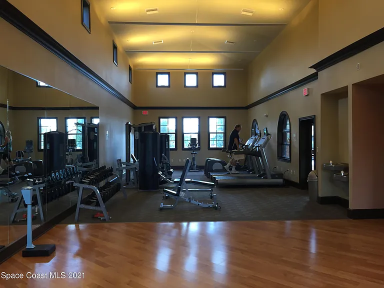 755 Ventura Dr — Photo 18