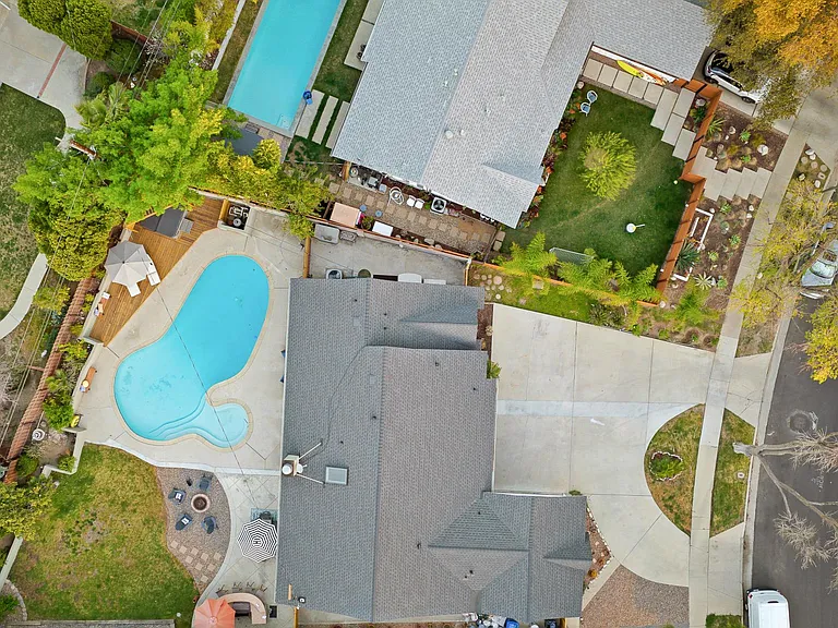 23027 Gainford St — Photo 12