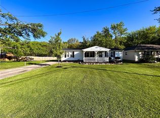 1627 Grandview Rd, Lake Milton, OH 44429