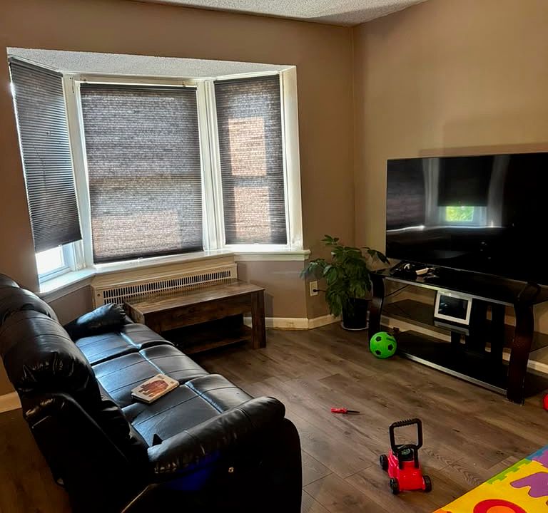 1st image of 1428 Devereaux Ave Floor 1