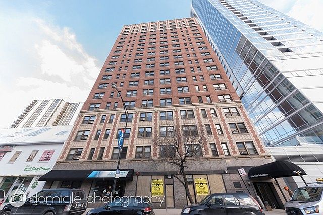 1st image of 1211 N La Salle St #1701