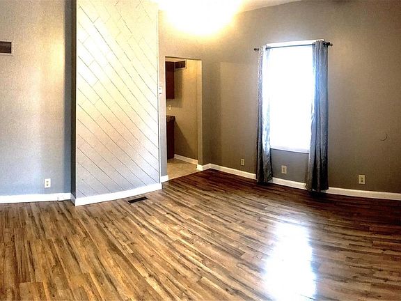 3rd image of 4735 Sigel Ave