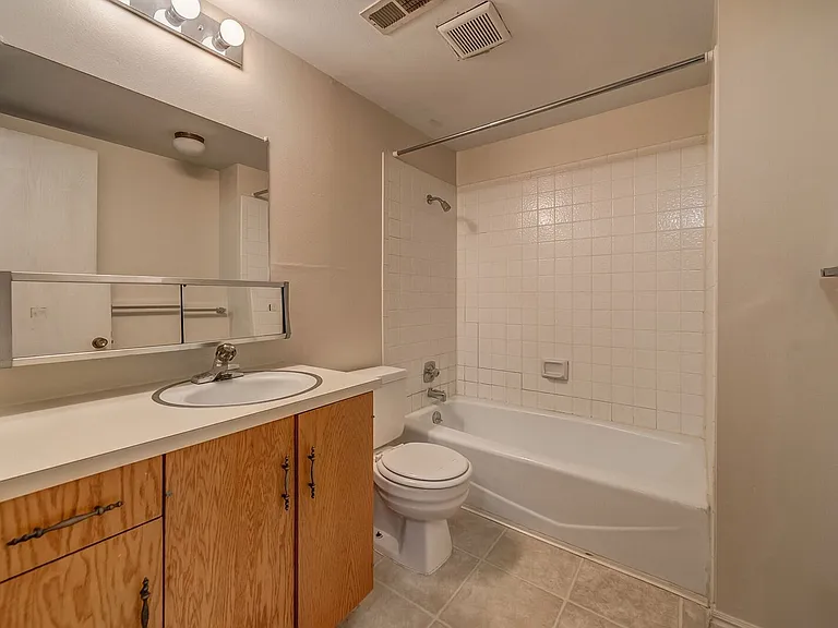 639 N University Ave #9 — Photo 12