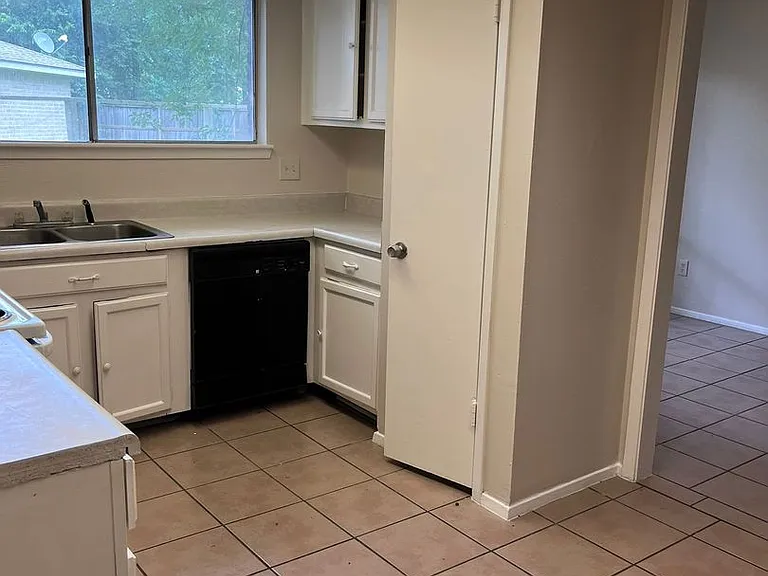 2103 Musket Groves St — Photo 2