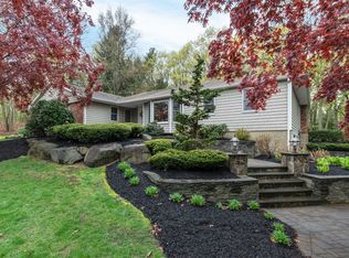 2 Hearthstone Dr, Dix Hills, NY 11746