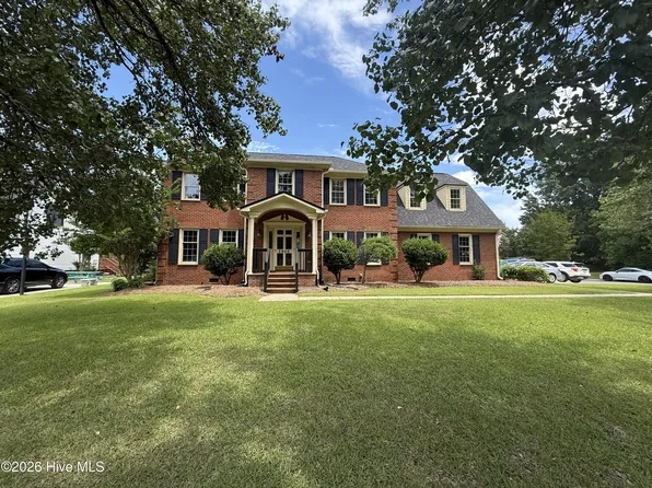 2906 Hunters Run, Greenville, NC 27858