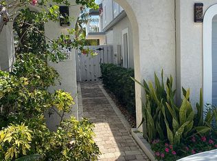 4218 Seagrape Dr, Fort Lauderdale, FL 33308