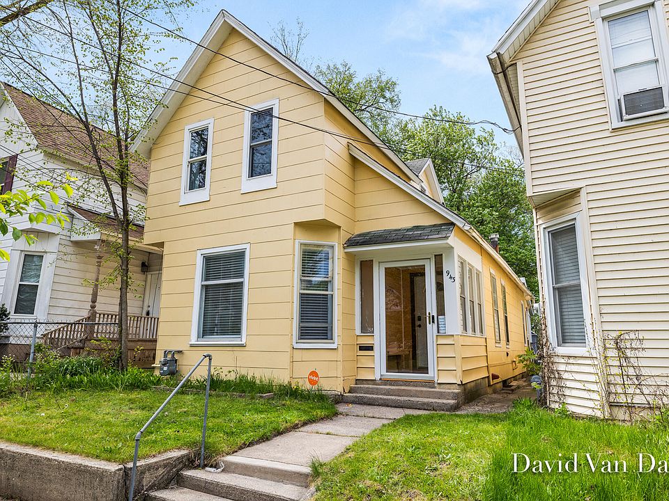 1st image of 943 Prospect Ave NE