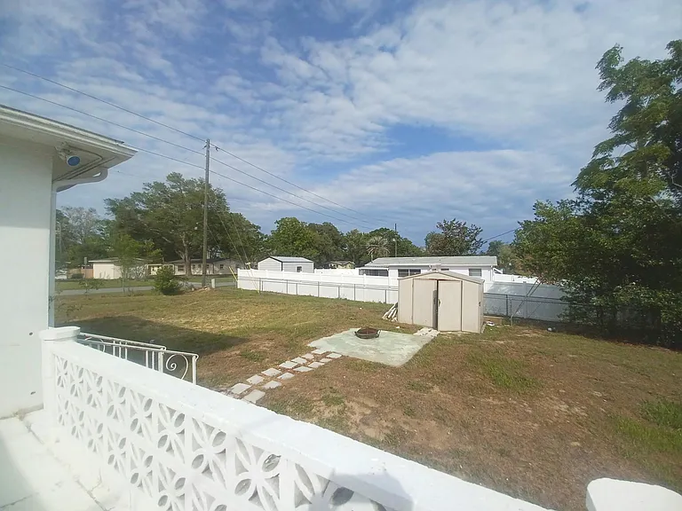 33 S Lincoln Ave — Photo 29