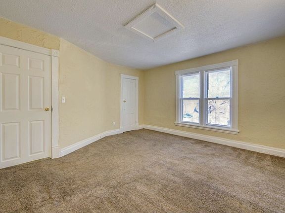 5th image of 3111 Queen Ave N