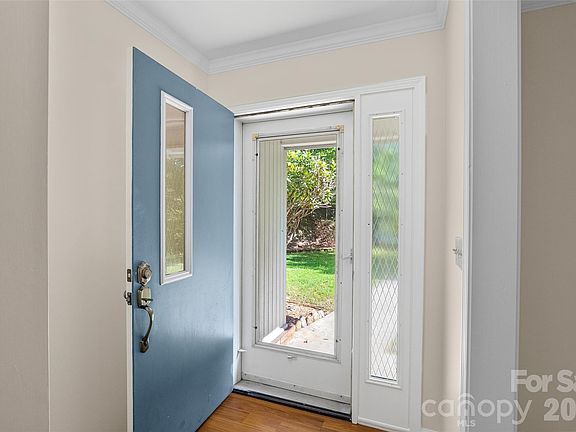 5th image of 709 Forest Ridge Dr