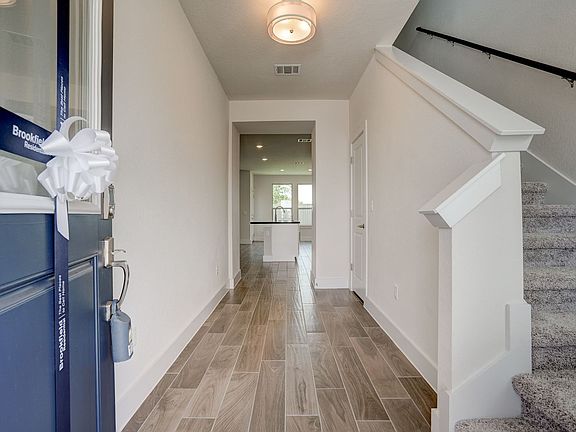 5th image of 6201 Dumfries Ln