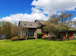 105 Barnes Rd, West Sand Lake, NY 12196