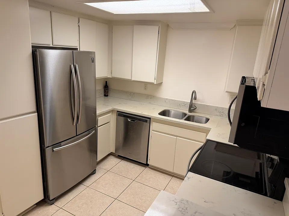 211 Woodland Pkwy #112