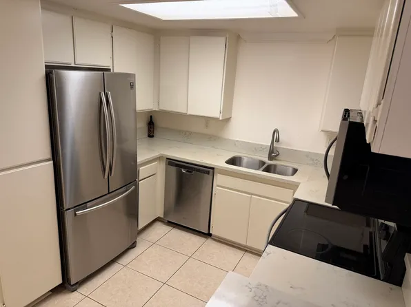 211 Woodland Pkwy, San Marcos, CA