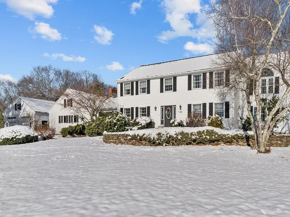 16 Shannon Ln, Mansfield, MA 02048