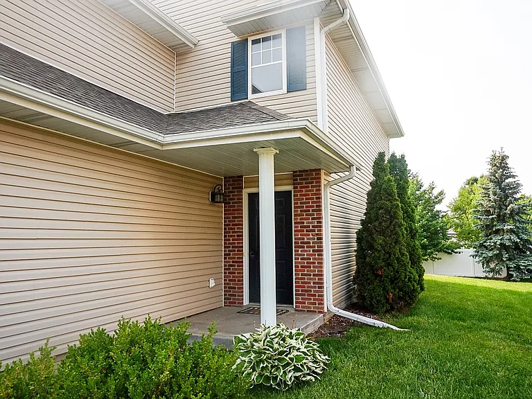 8944 Sicily Ln — Photo 3