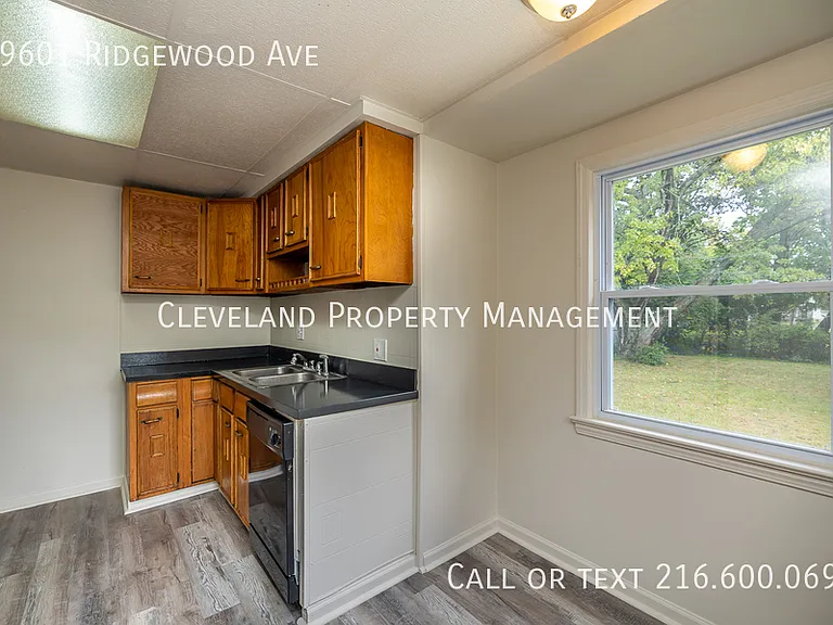 19601 Ridgewood Ave — Photo 14