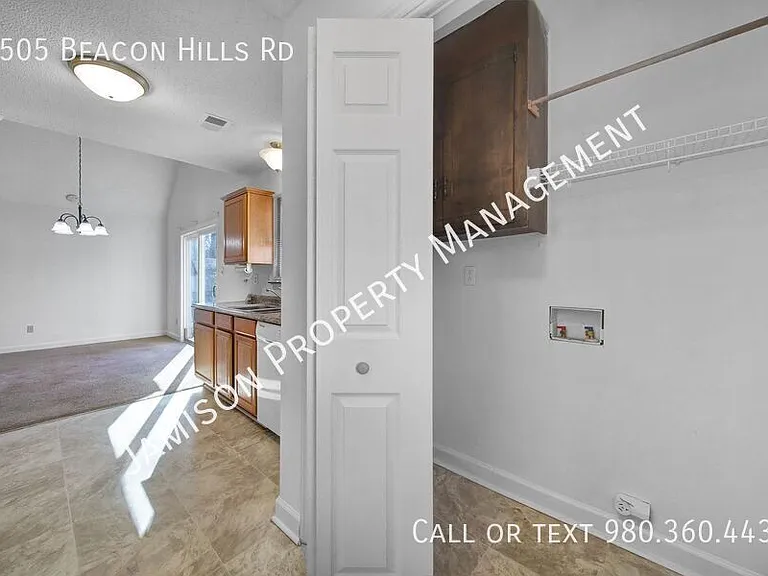 8505 Beacon Hills Rd — Photo 11