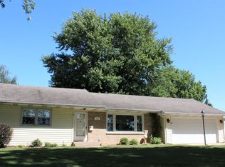 112 Carolee Ln, Morrison, IL 61270