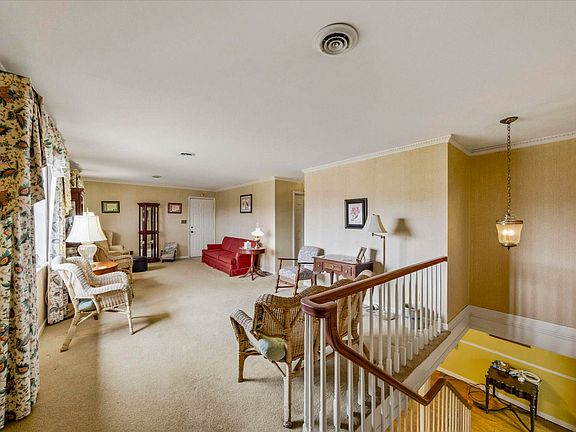 5th image of 1827 Lowery Dr