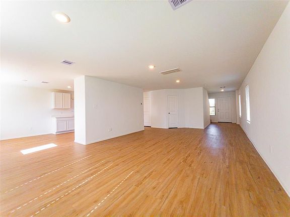4th image of 18727 Charter Elm Dr