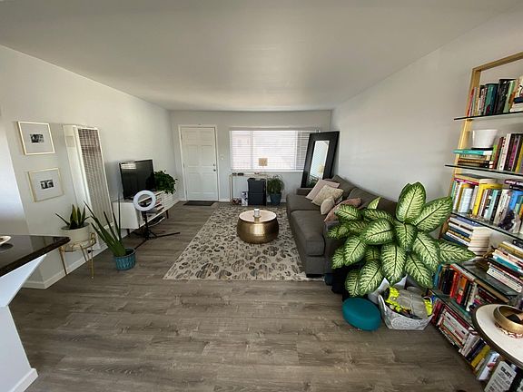 3rd image of 1000 Highland Ave #13