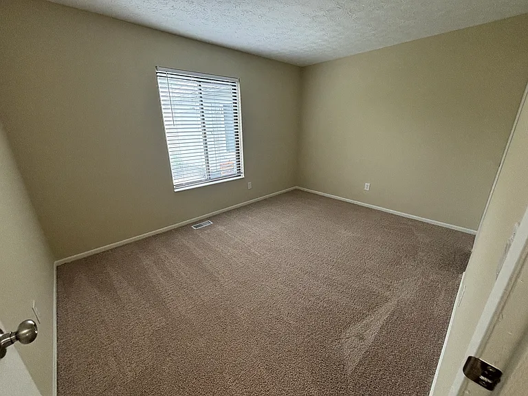 1891 Stoneview Ct — Photo 16