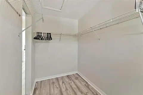 100 Palm Harbor Pkwy — Photo 31