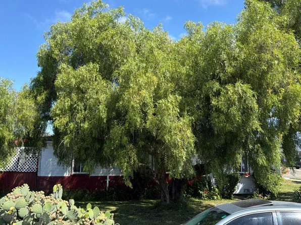 271 Fitzpatrick Rd, Oakland, CA 94603