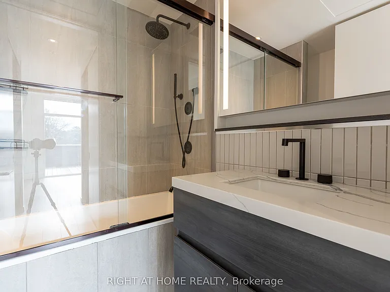 778 Queen St E #206 — Photo 22