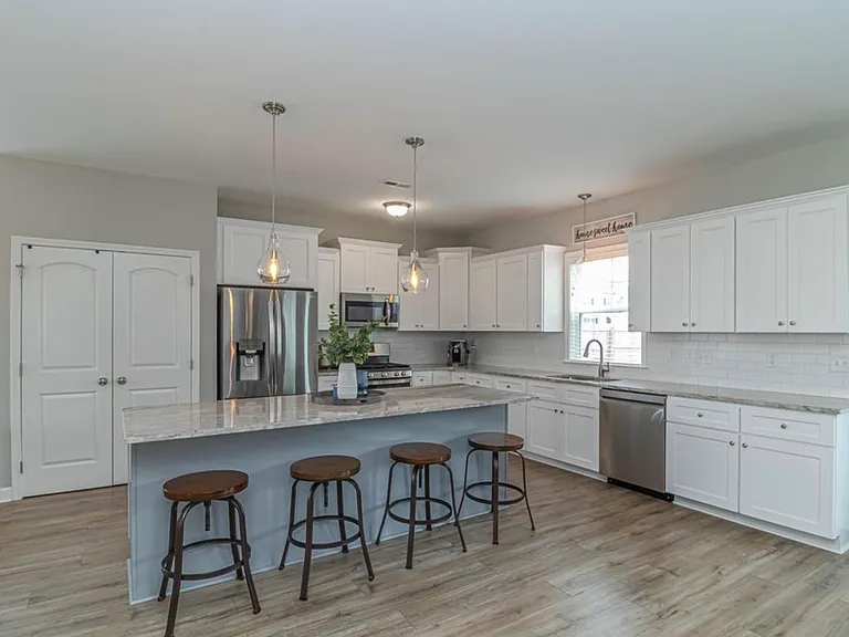 300 Stonebridge Dr — Photo 6