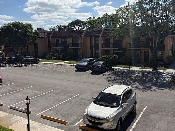 2nd image of 5937 Forest Hill Blvd APT 204