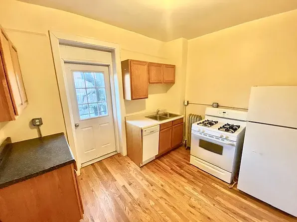 4010 N Kenmore Ave APT B8, Chicago, IL 60613